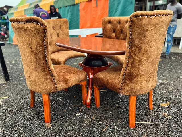 Brown Velvet Button-Tufted 4-Seater Dining Set
